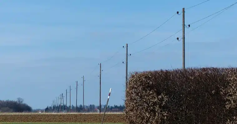 słupy elektryczne na działce odszkodowanie